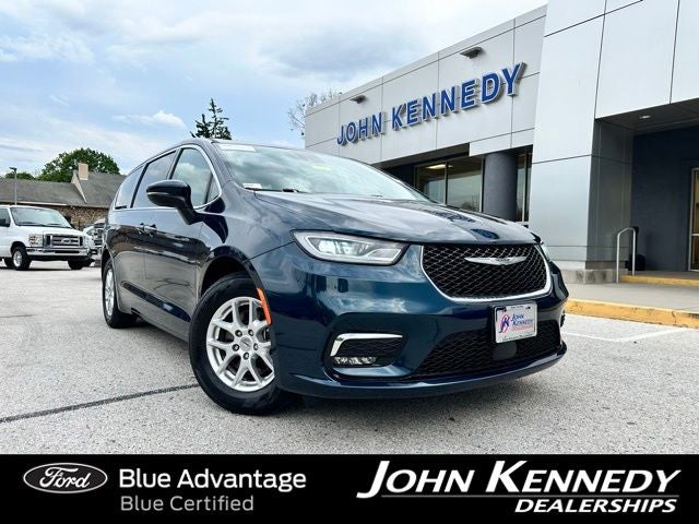 2023 Chrysler Pacifica Touring L in Fathom Blue Pearlcoat — front three-quarter view