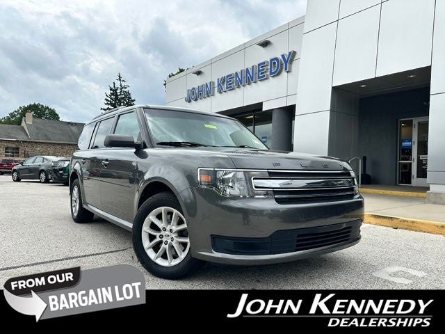 2016 Ford Flex SE in Magnetic — front three-quarter view