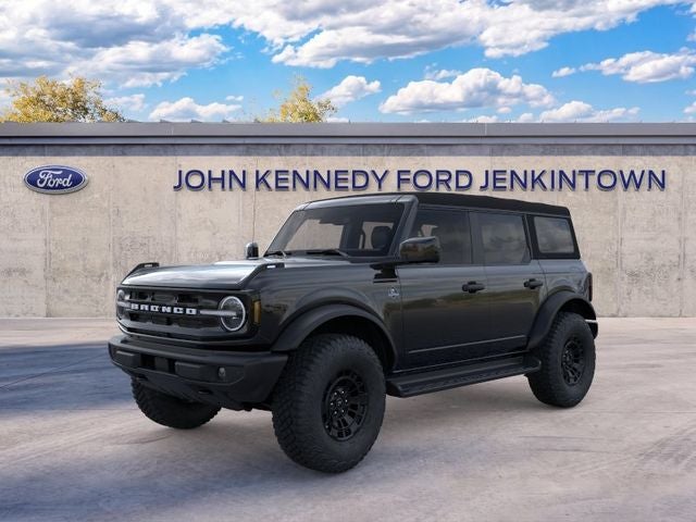 2026 Ford Bronco Outer Banks in Shadow Black — front three-quarter view