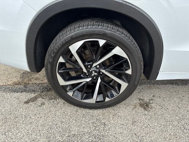 2024 Mitsubishi Outlander — interior view