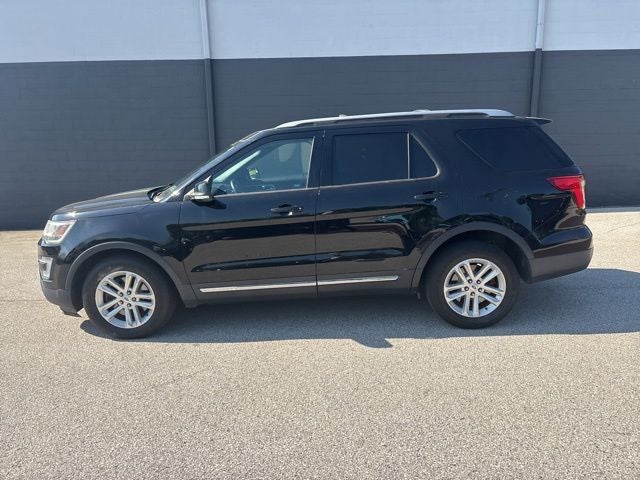 2017 Ford Explorer XLT in Shadow Black — front three-quarter view