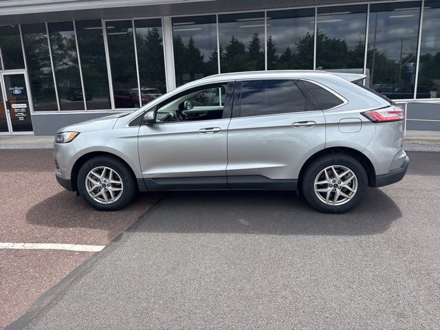 2022 Ford Edge SEL in Silver Metallic — front three-quarter view